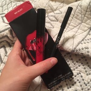 Kylie Cosmetics Makeup - Red velvet Kylie Cosmetics Makeup - Red velvet